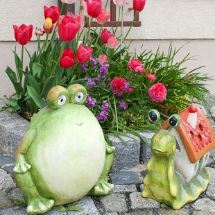 dicker-Frosch-Schnecke-mit-Haus-grosse-Keramikfiguren.jpg