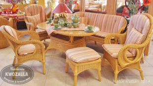 Gartenmöbel-Set | Sitzgruppe aus Naturrattan |Tisch, 2 Sitzer, Rattan-Sessel, Hochlehner mit verstellbarer Rückenlehne, Hocker