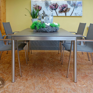 Outdoormöbel - Set aus stapelbaren Gartenstühlen + Esstisch | Material: Edelstahl/Keramik/Textilene